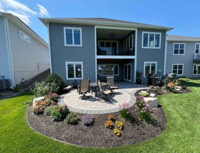 custom outdoor living spaces