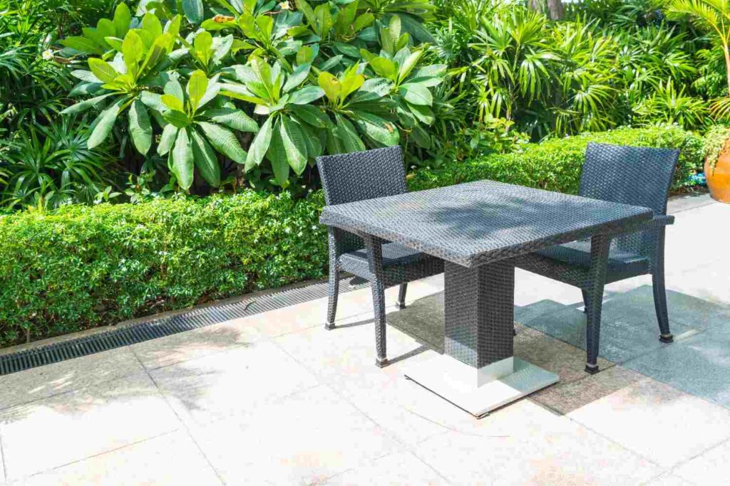 outdoor living spaces prior lake